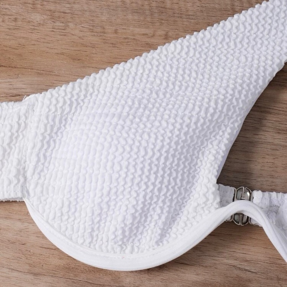 white bikini - Picture 4 of 6